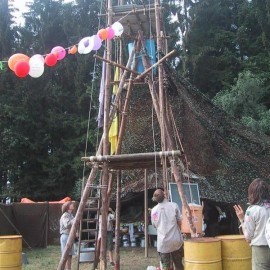 Opening - Het hijsen van de vlaggen - Scouts en Gidsen Zaventem 